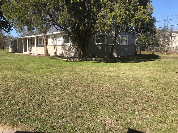 3rd image of 3132 Meadow Oaks Dr