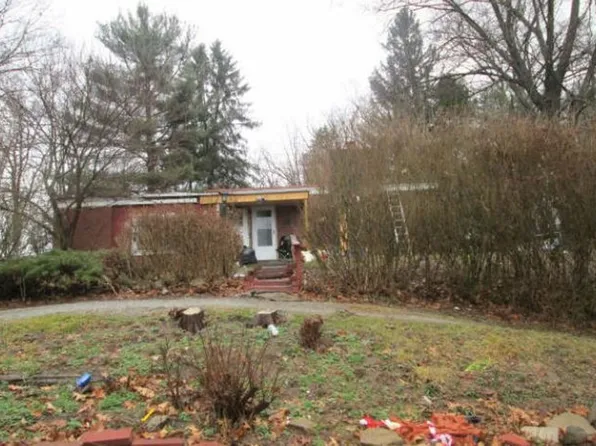 665 Hillcrest Ave, Greensboro, PA 15370