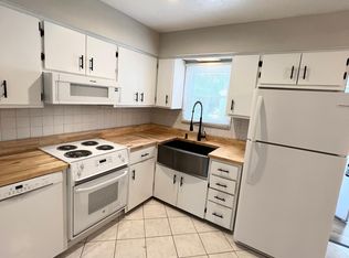 1293 Lander Rd, Mayfield Heights, OH 44124