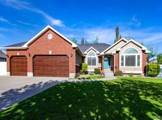 9767 S Leatherwood Cir, South Jordan, UT 84095