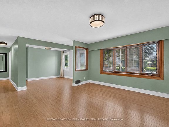 3rd image of 601 Conacher Dr