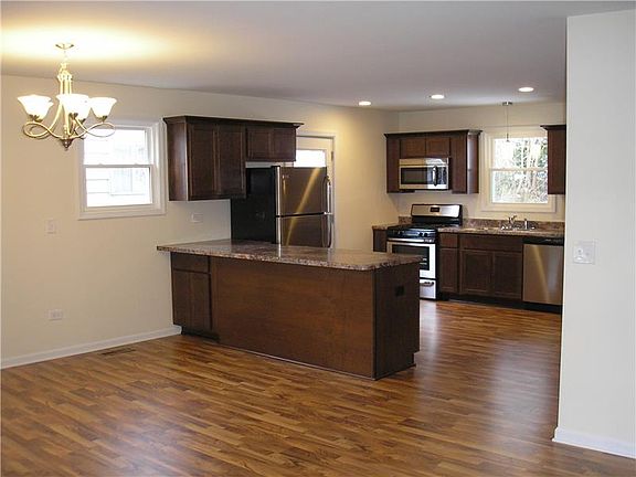 5th image of 302 N Lakeshore Dr