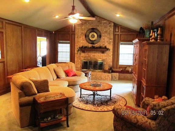 2nd image of 800 Fuller Springs Dr