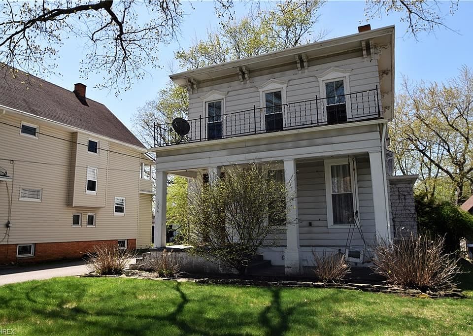 1st image of 1354 Summit Ave