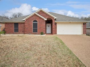610 Everglade Dr, Mansfield, TX 76063