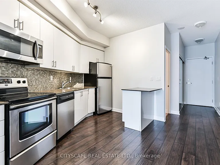15 Bruyeres Mews #411 — Photo 1