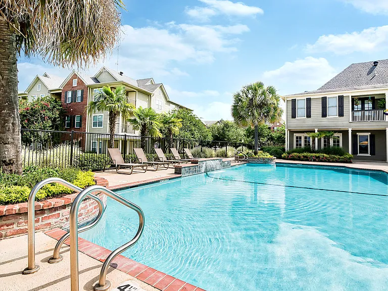 Cypress Lake Apartments — Photo 5
