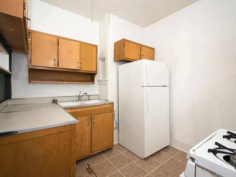 402 S Race St — Photo 14