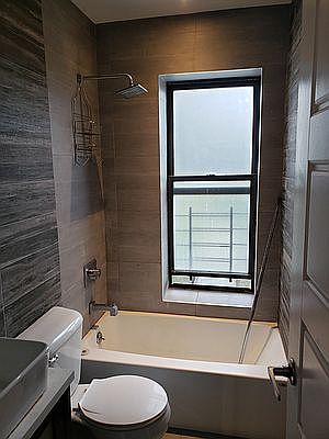 5th image of 930 Myrtle Ave APT 12