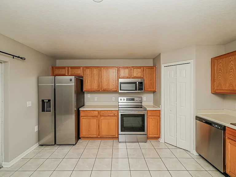 17027 Ongar Ct — Photo 6