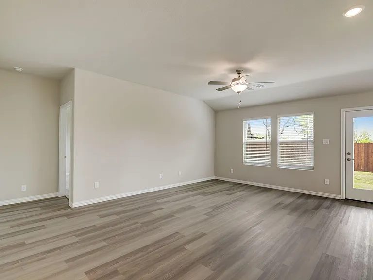 310 Sugarlands Dr — Photo 13