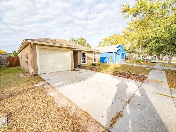 2nd image of 2426 Camden Oaks Pl