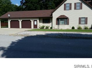 1091 Mulliken St, Carlyle, IL