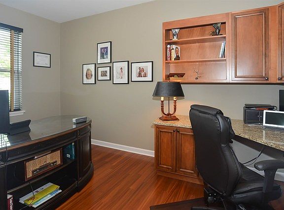 5th image of 2522 Bluewater Dr