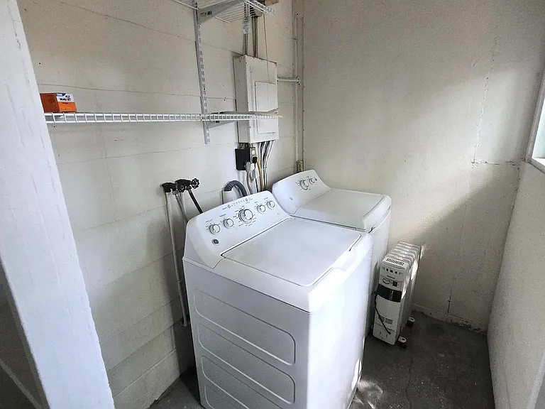 446 Railroad Ave — Photo 7