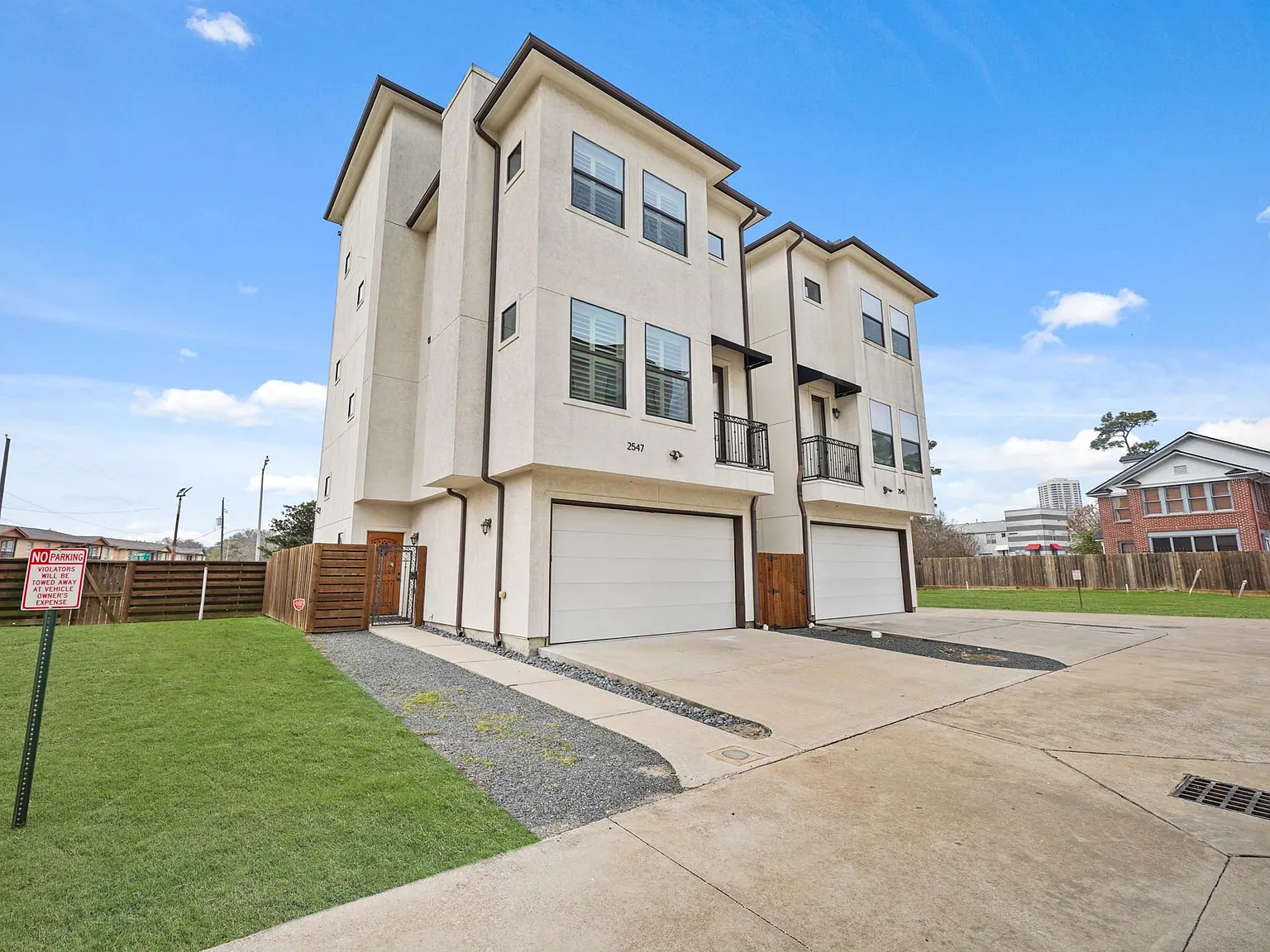 3 bed, 3.5 bath, 2060 sqft, $2,795 — Photo 3