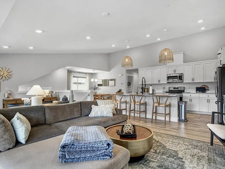 16625 SW Botany Bay Ln — Photo 8