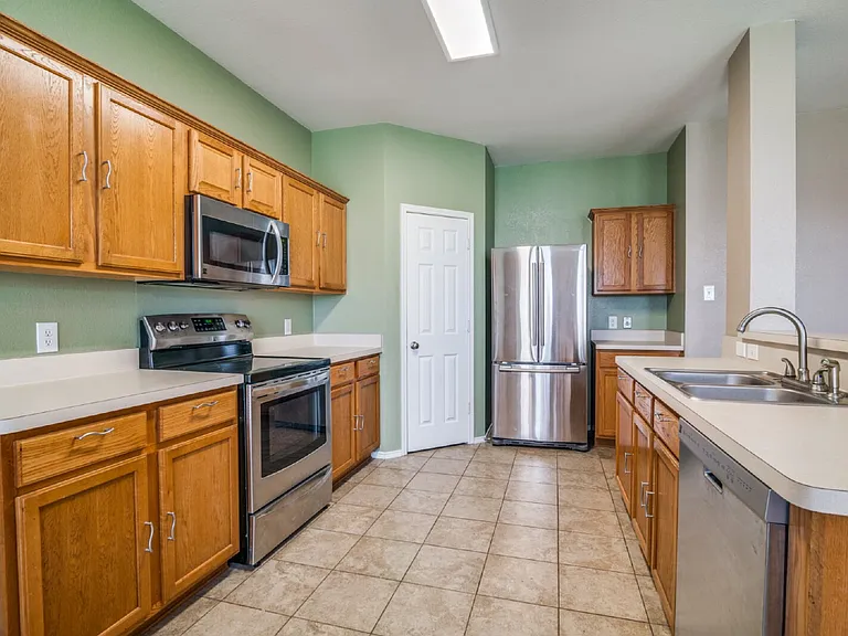 3646 Hawthorne Trl — Photo 12