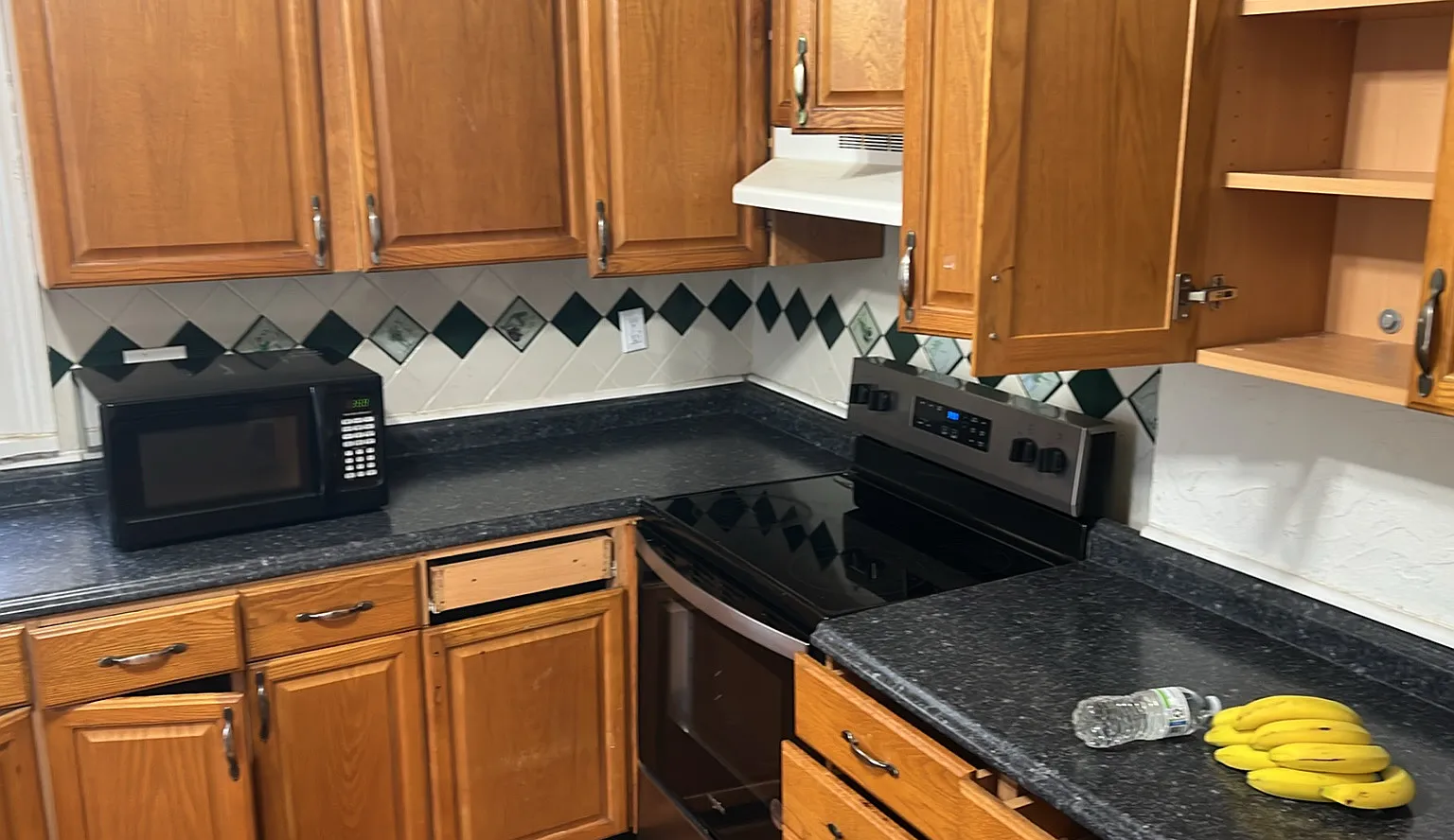3 bed, 1800 sqft, $2,200 — Photo 1