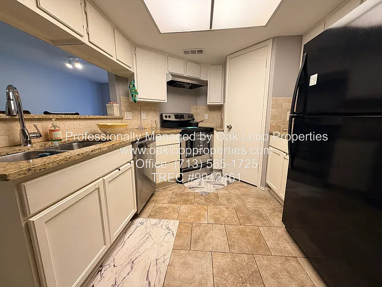 726 Country Place Dr #B — Photo 9