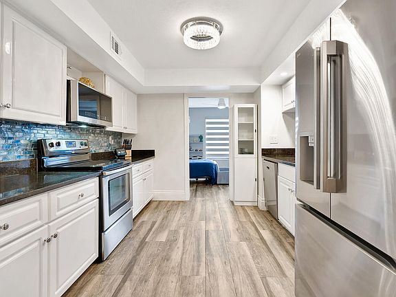 5th image of 6630 Villa Sonrisa Drive #721