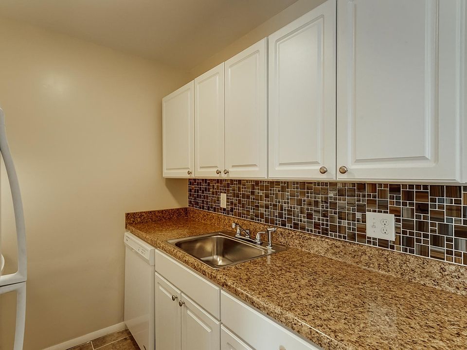 1st image of 4110 North Ave