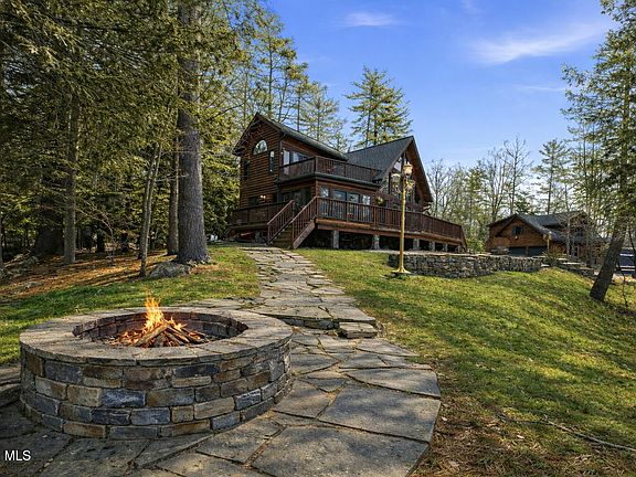 4th image of 7 Horicon Birches Road