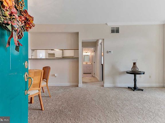3rd image of 2405 Waters Edge Dr