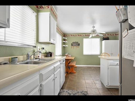 4th image of 2315 E Cavalier Dr