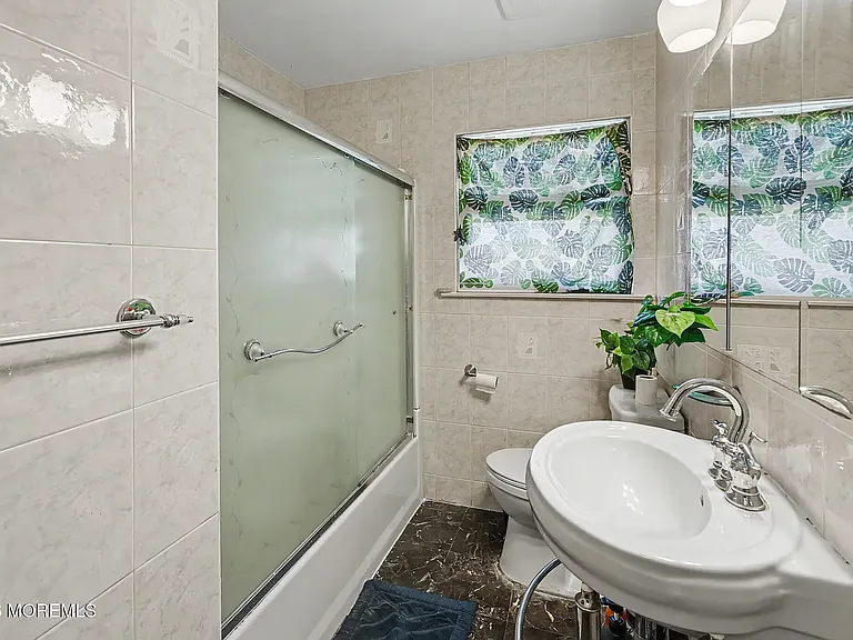 88 Curtis Pl — Photo 9