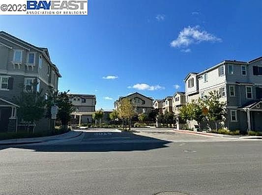 2nd image of 331 Rosenblatt St