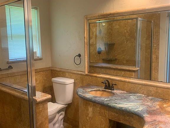 4th image of 5839 Birchmont Dr