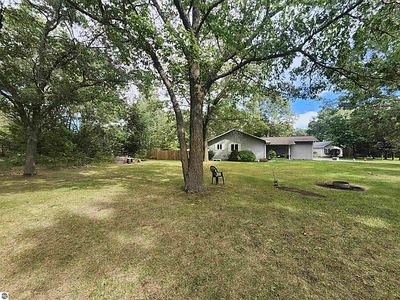 5th image of 4052 Ralph Scott Dr