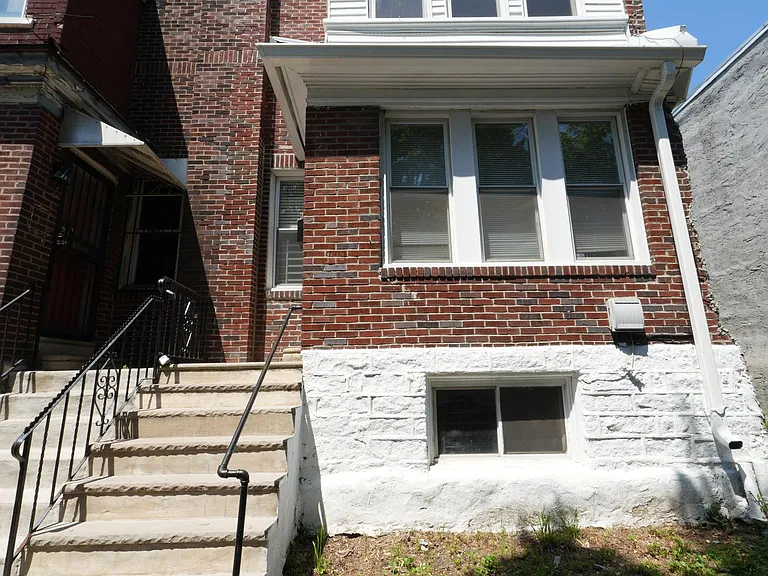 1512 S Stanley St — Photo 2