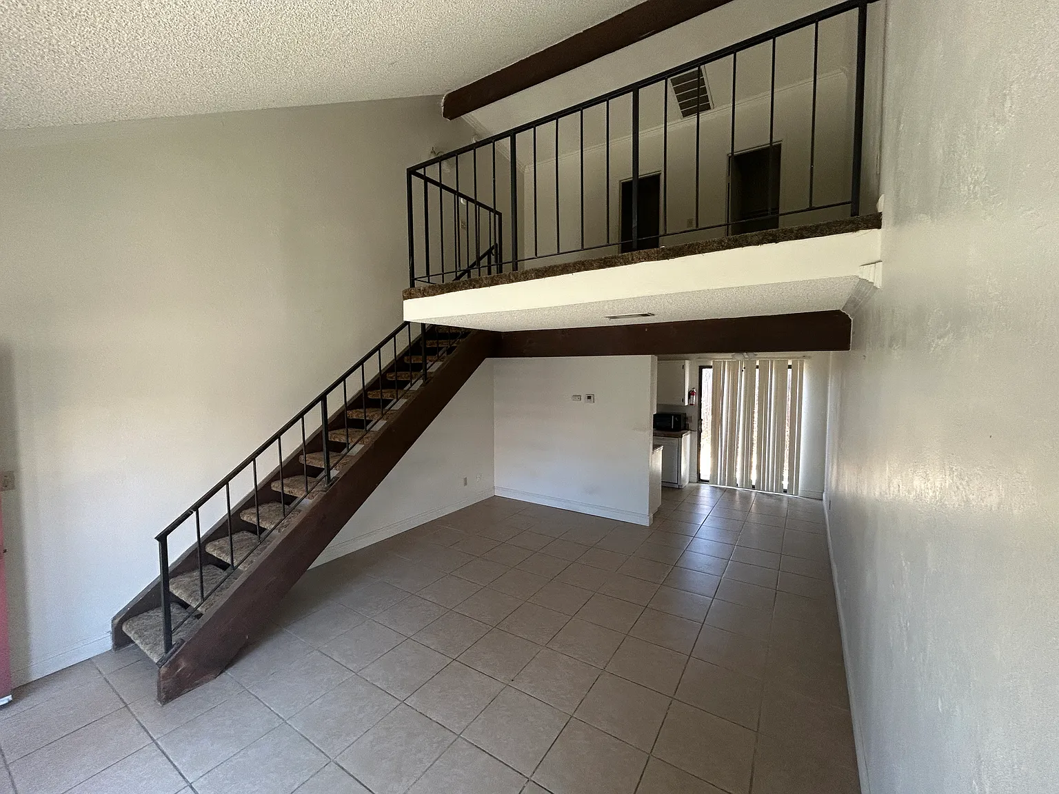 1 bed, 690 sqft, $1,100 — Photo 1