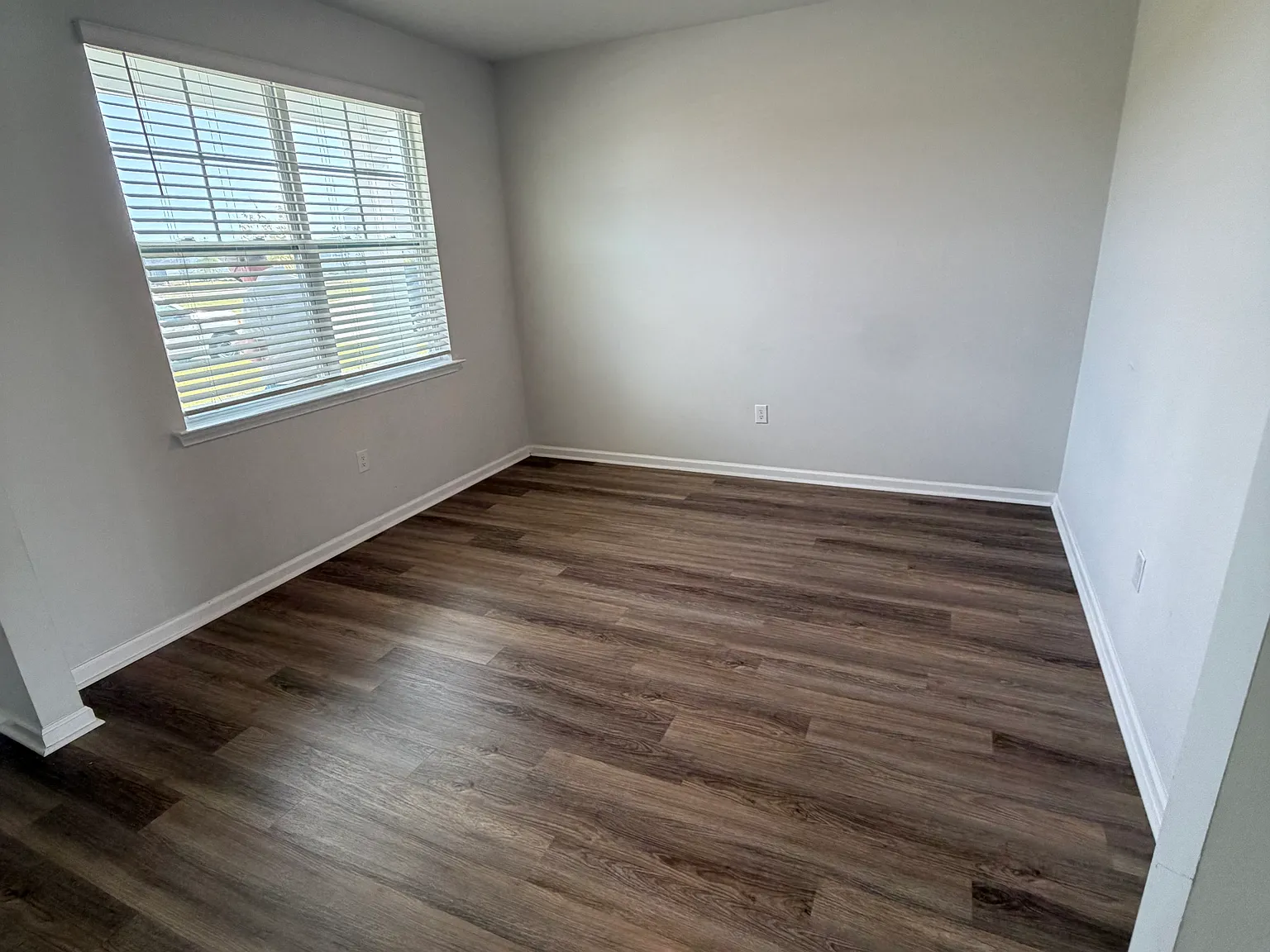 4 bed, 2164 sqft, $2,650 — Photo 4