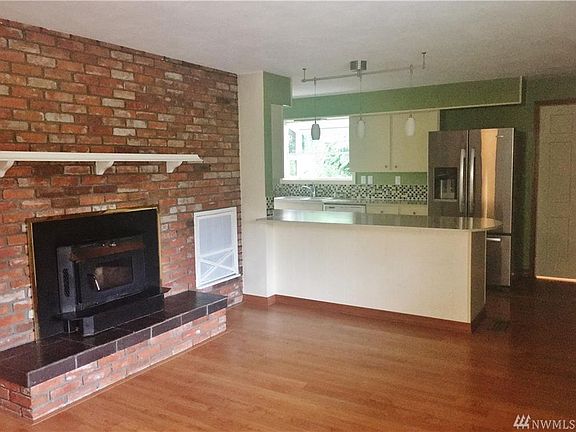 3rd image of 1827 Lakehurst Dr SE