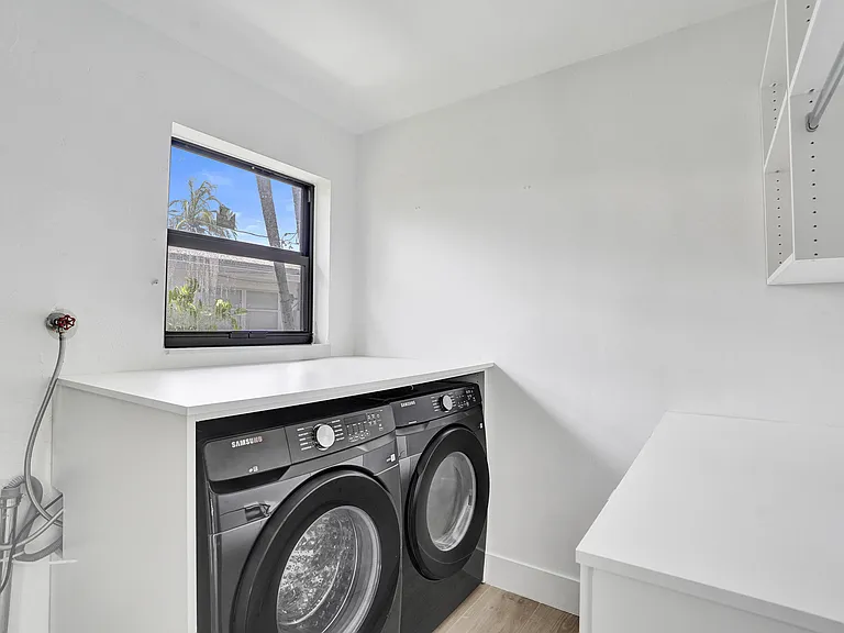 840 SW 3rd St — Photo 24