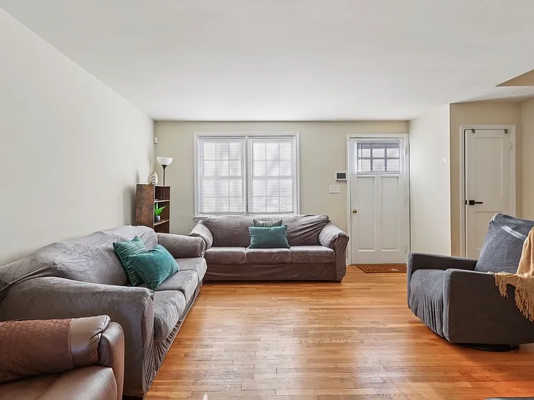 1770 Weston Ave — Photo 8