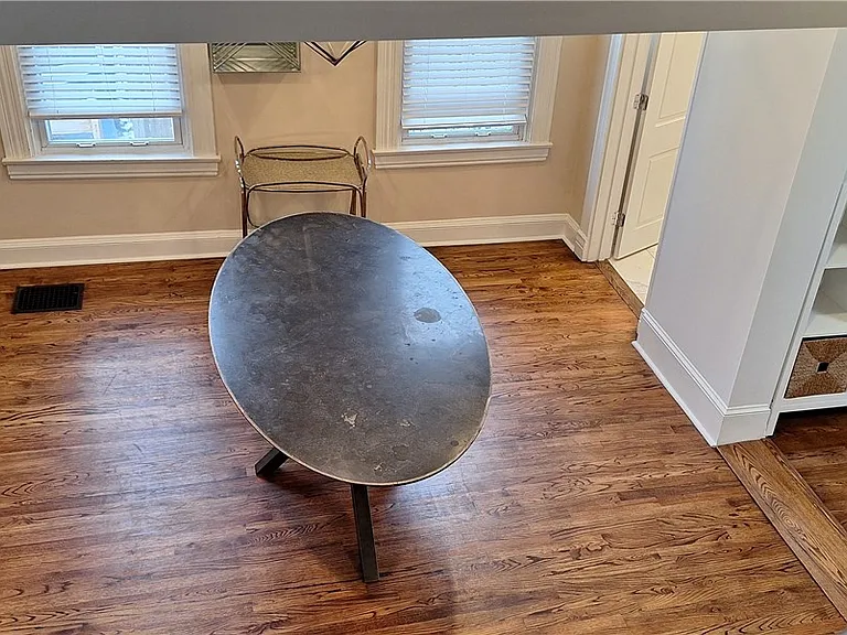 548 S Graham St — Photo 22