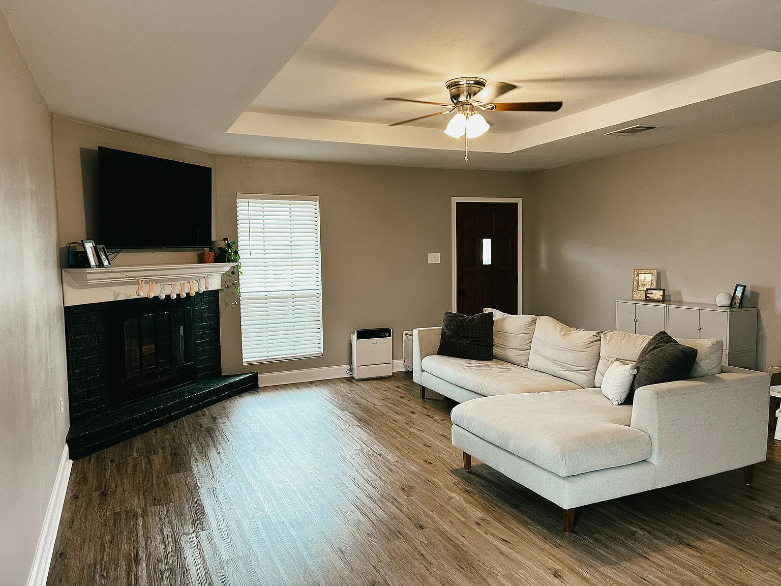 3 bed, 1286 sqft, $1,950 — Photo 2