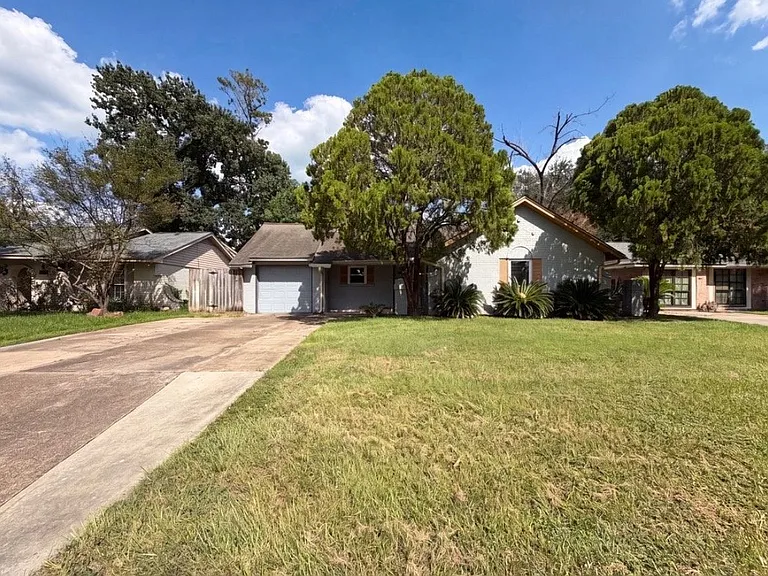 9311 Deanwood St — Photo 1