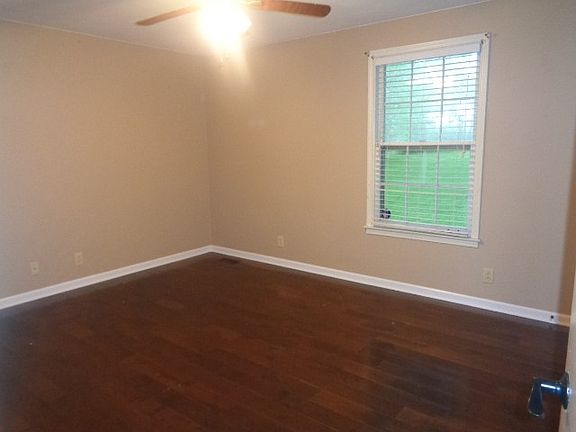 5th image of 3448 Melrose Dr