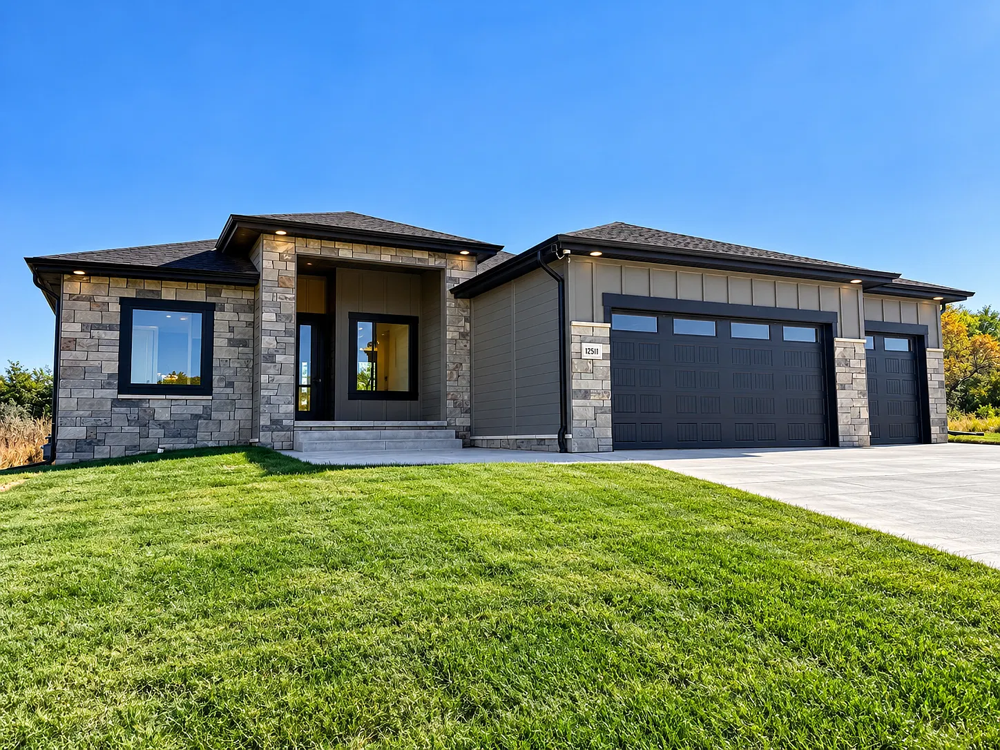4 bed, 3100 sqft, $4,800 — Photo 1