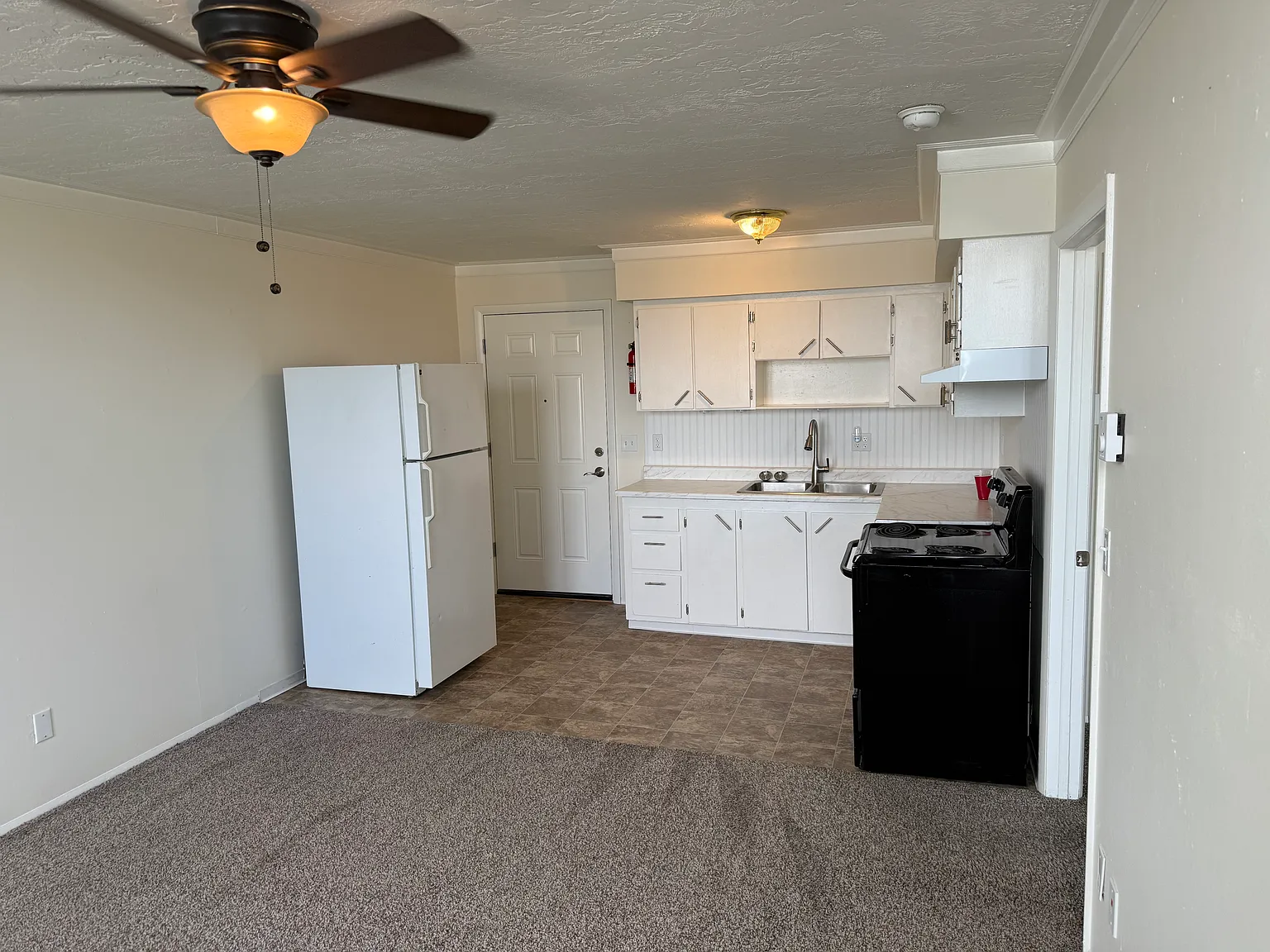 1 bed, $900 — Photo 2