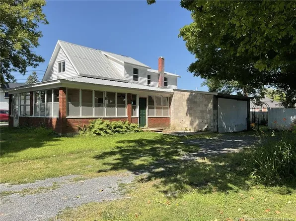 162 Union St, Woodstock, NB E7M 2X3