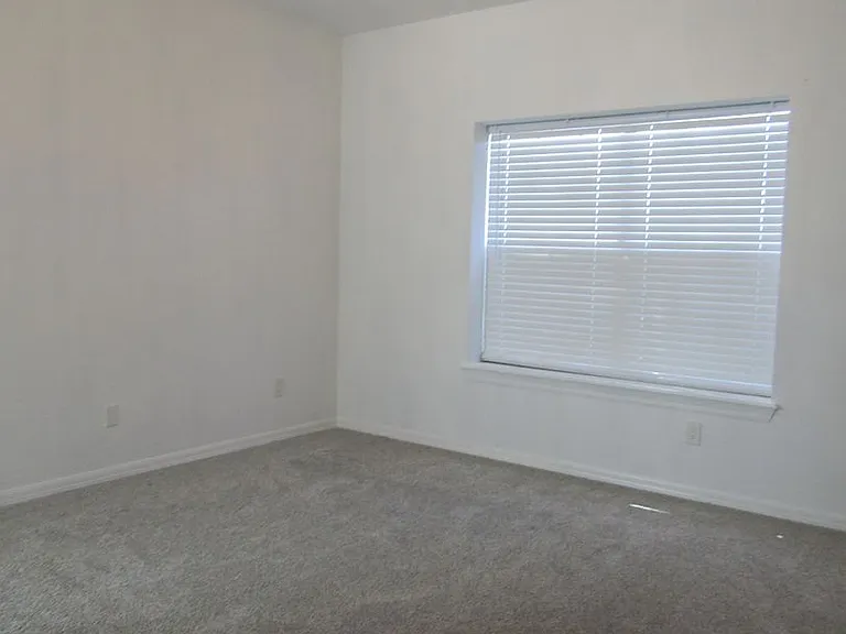 4104 SW Wendy Dr — Photo 34
