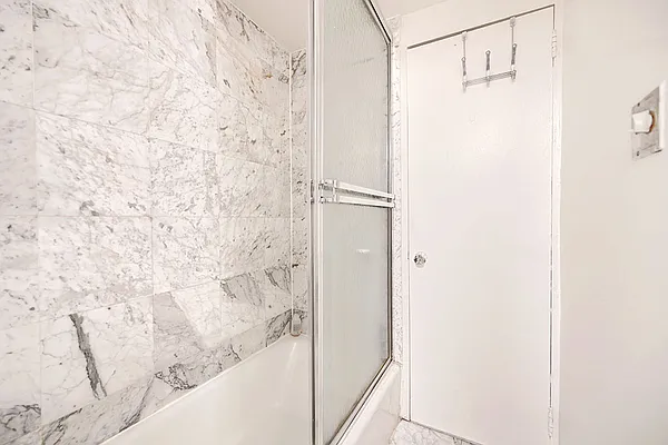 Rented by Urbane Brokerage | media 13