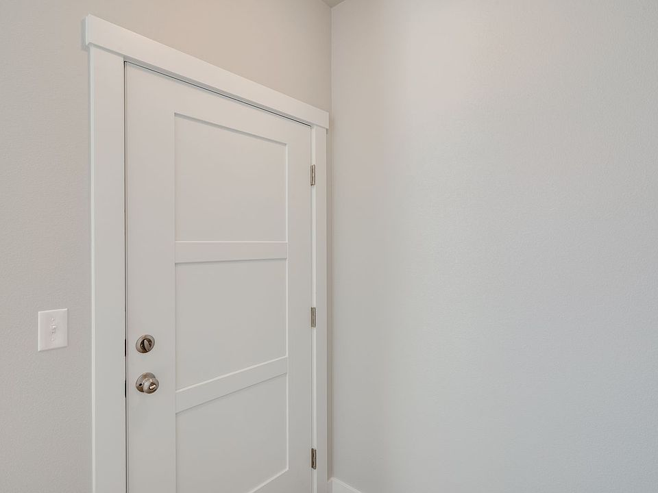 1st image of 268 S Echo Canyon Ave