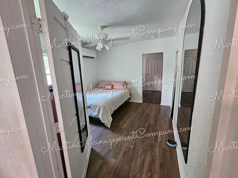 610 W 4th St #A — Photo 4
